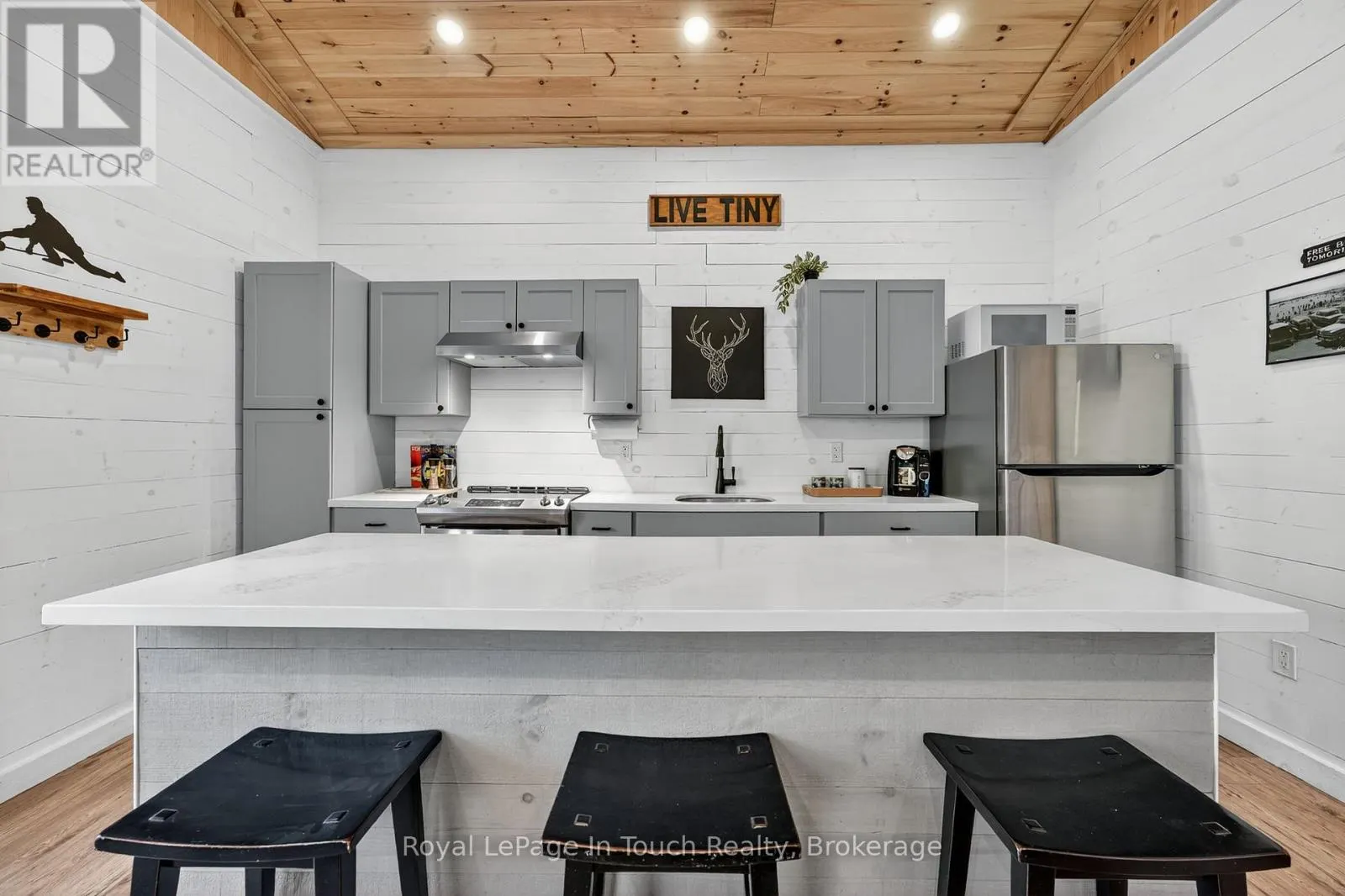 302 CONCESSION 11 ROAD W