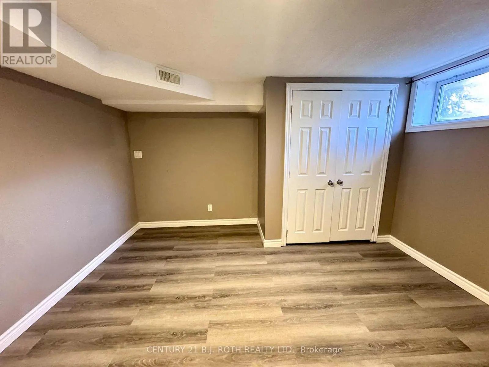 LOWER - 141 GUNN STREET