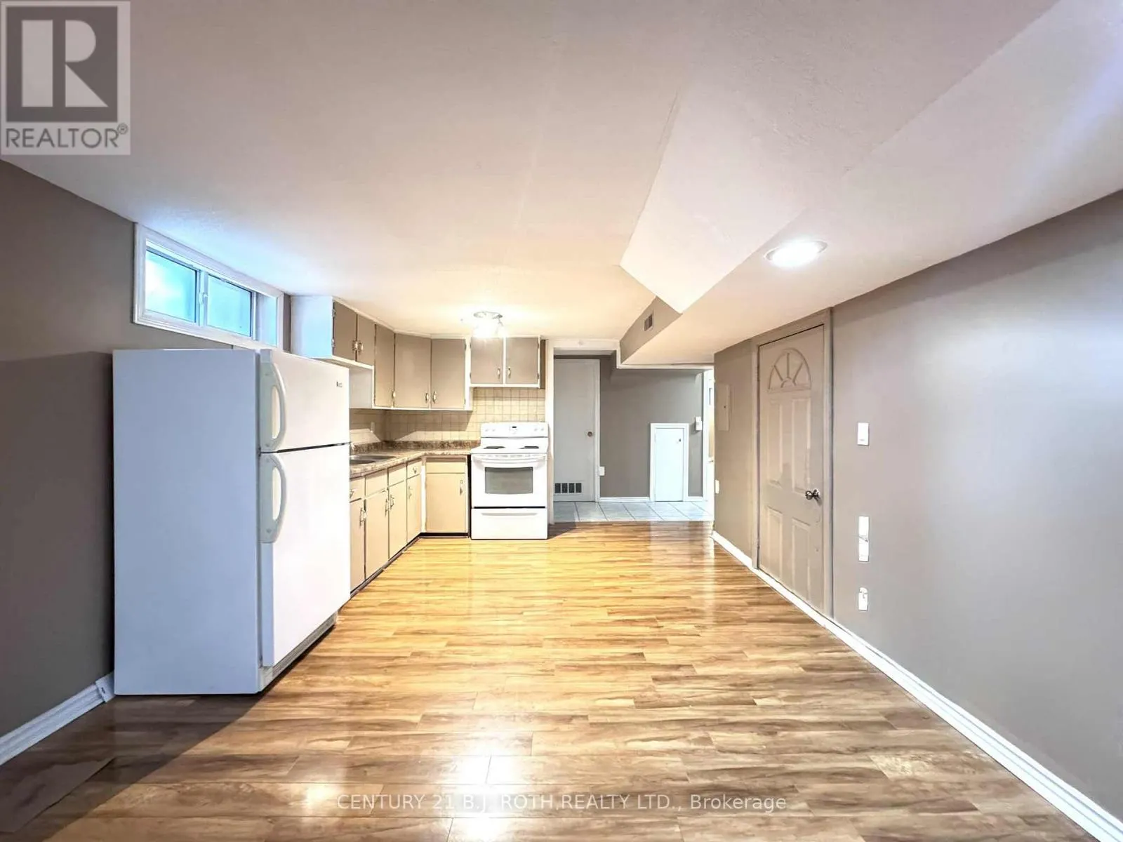 LOWER - 141 GUNN STREET