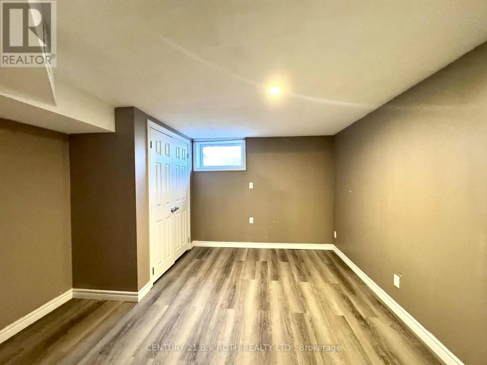 LOWER - 141 GUNN STREET