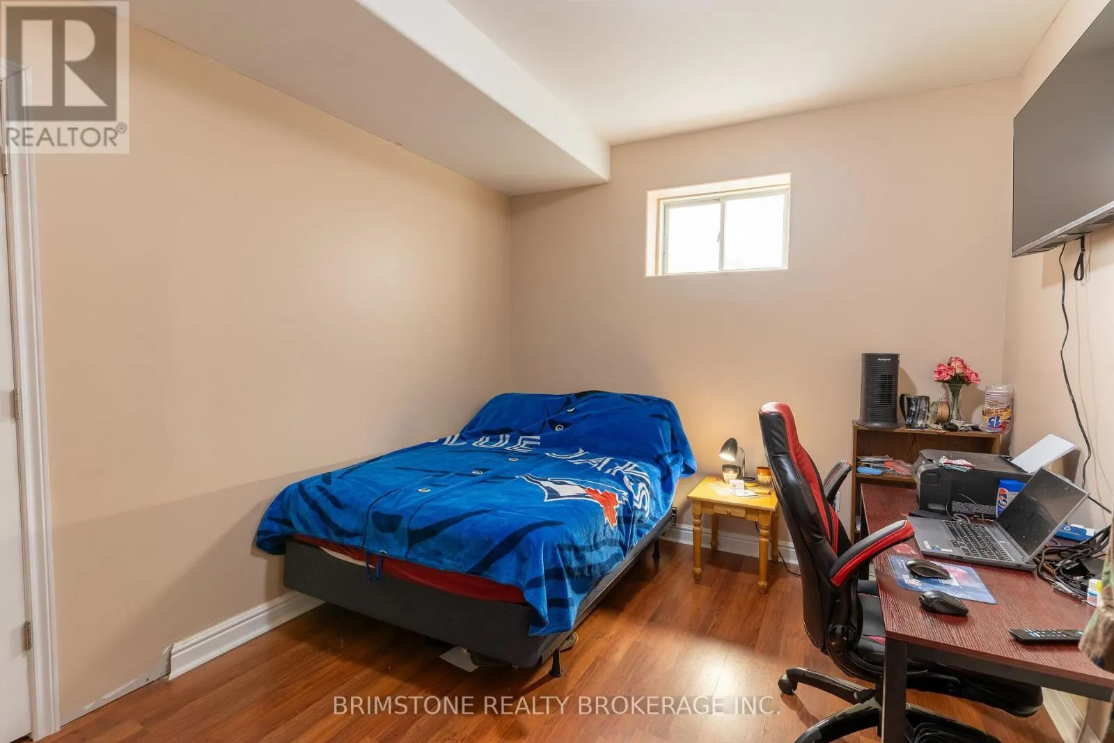 6 SILVERCREEK CRESCENT