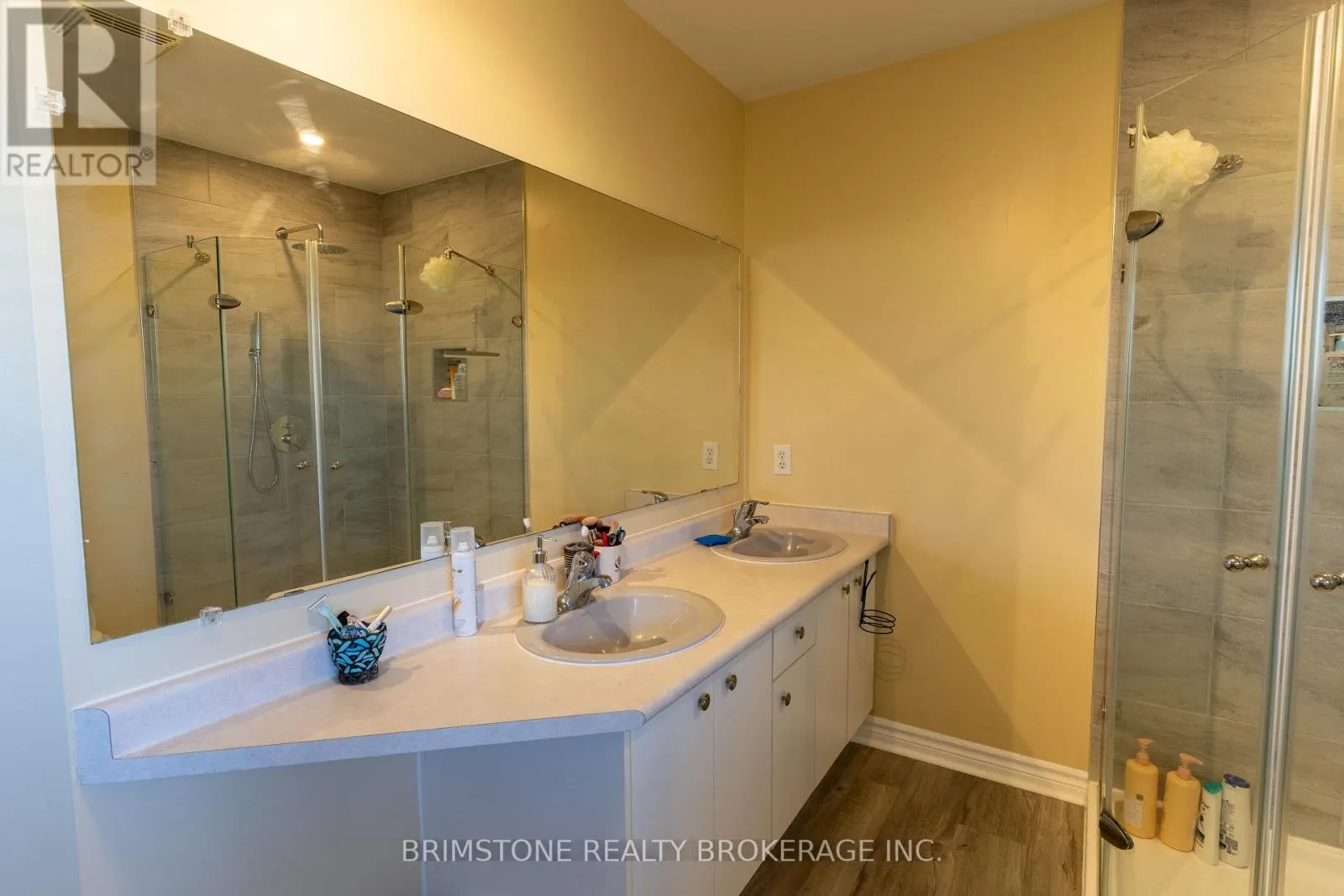 6 SILVERCREEK CRESCENT