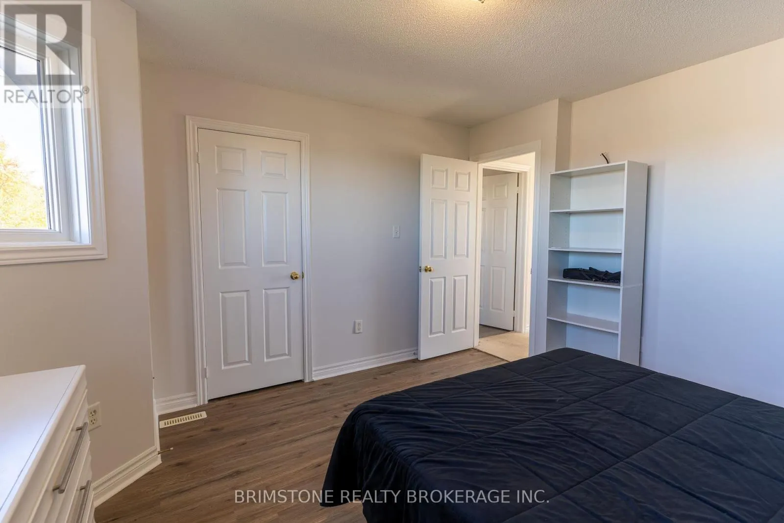 6 SILVERCREEK CRESCENT