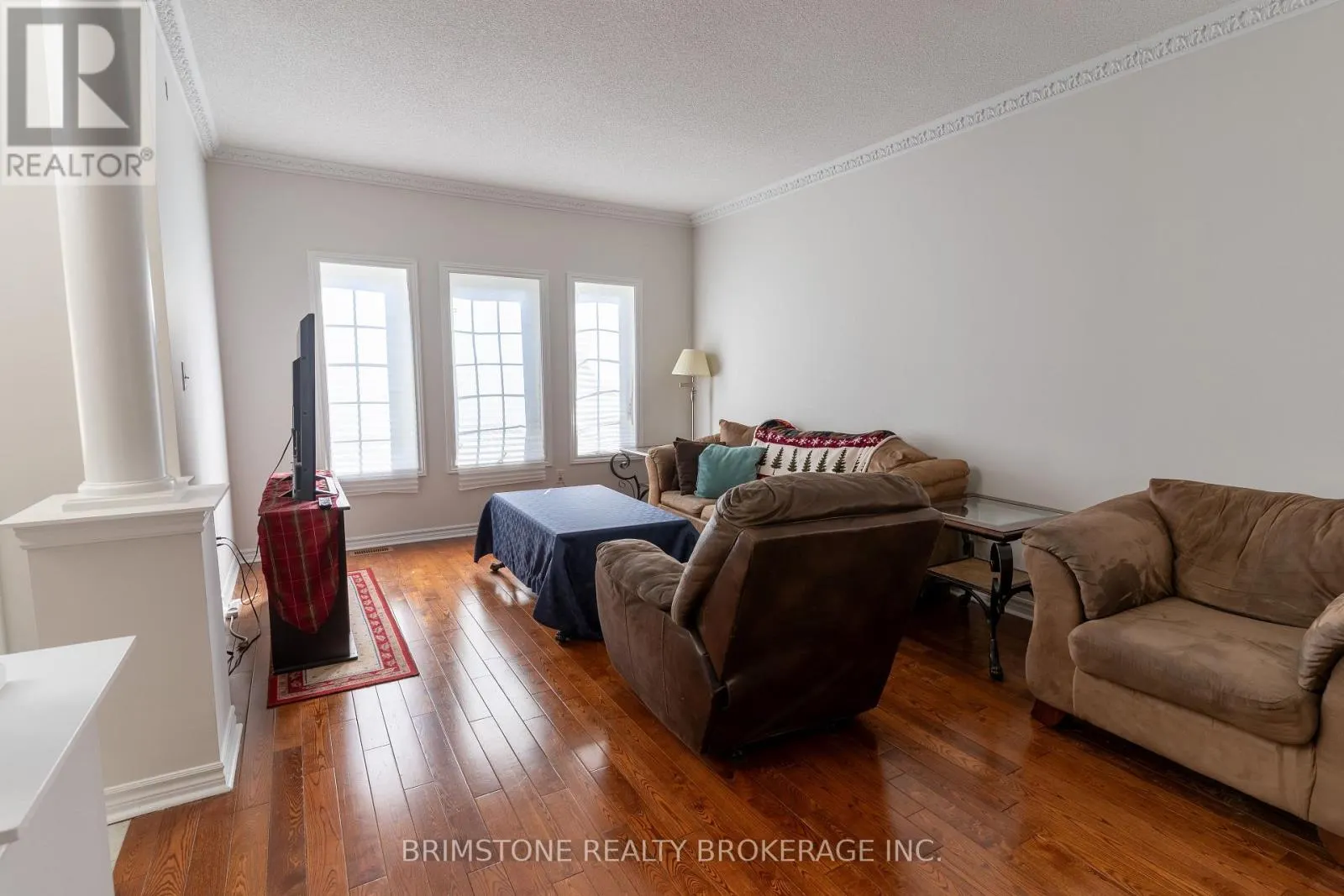 6 SILVERCREEK CRESCENT