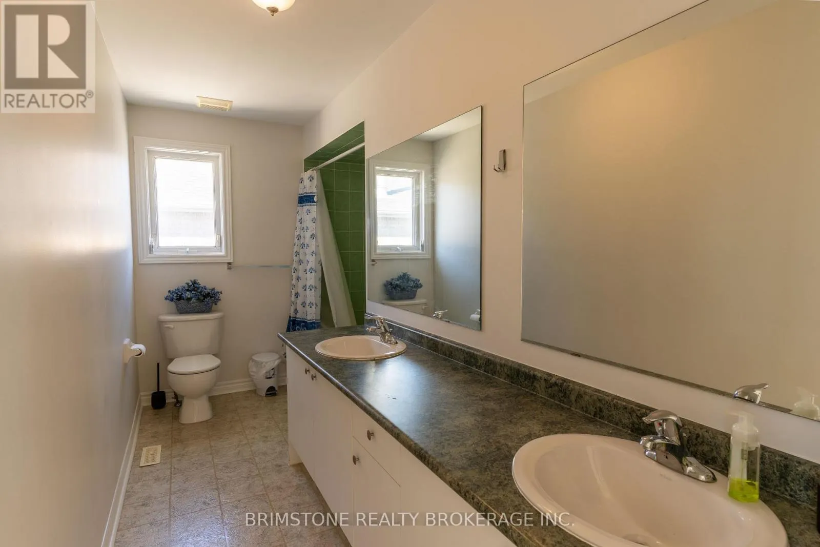 6 SILVERCREEK CRESCENT