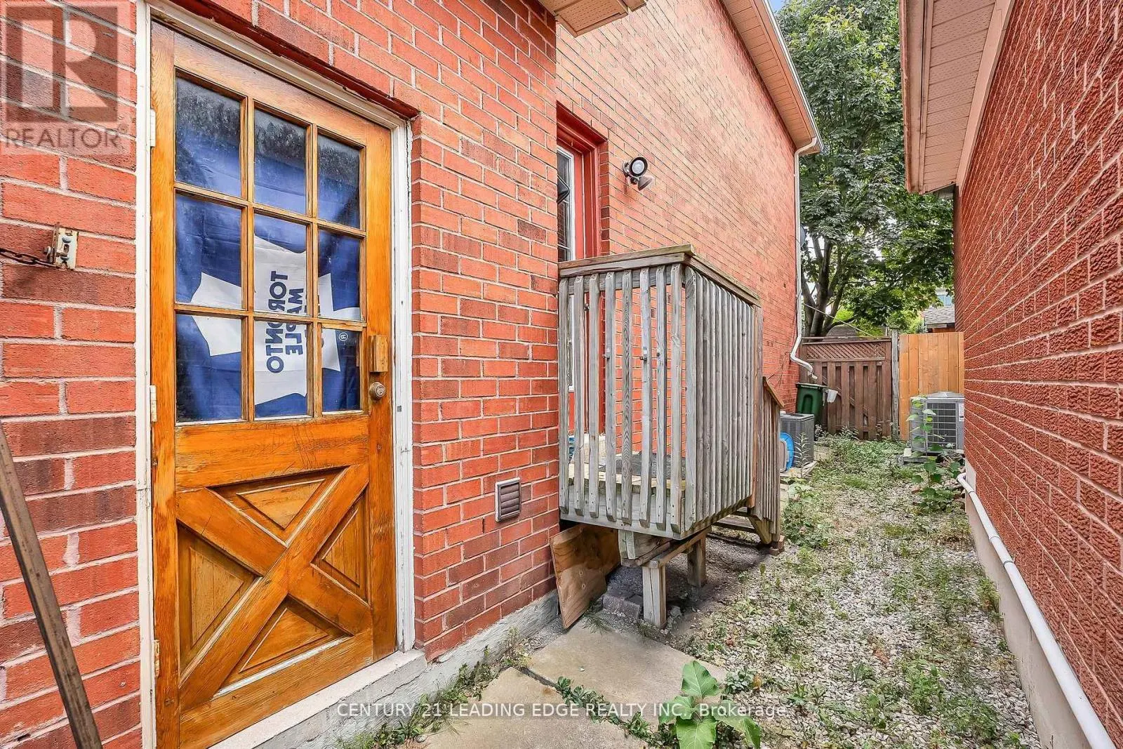 21 BRUSHWOOD CRESCENT