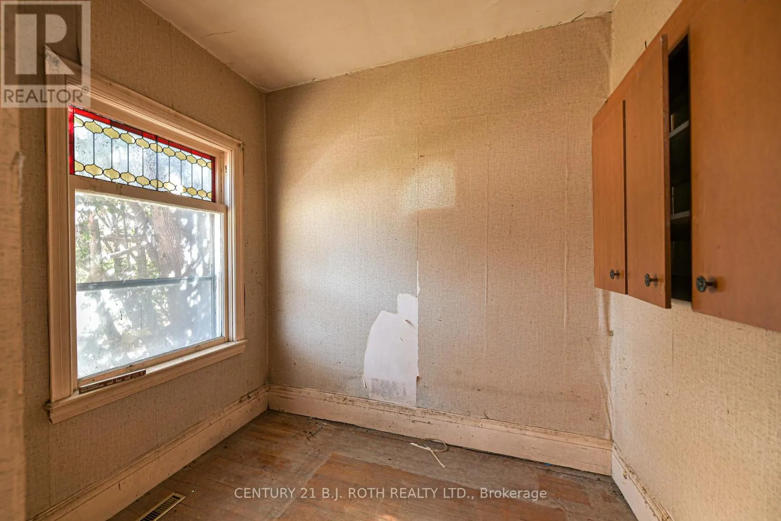 136 COLDWATER ROAD W