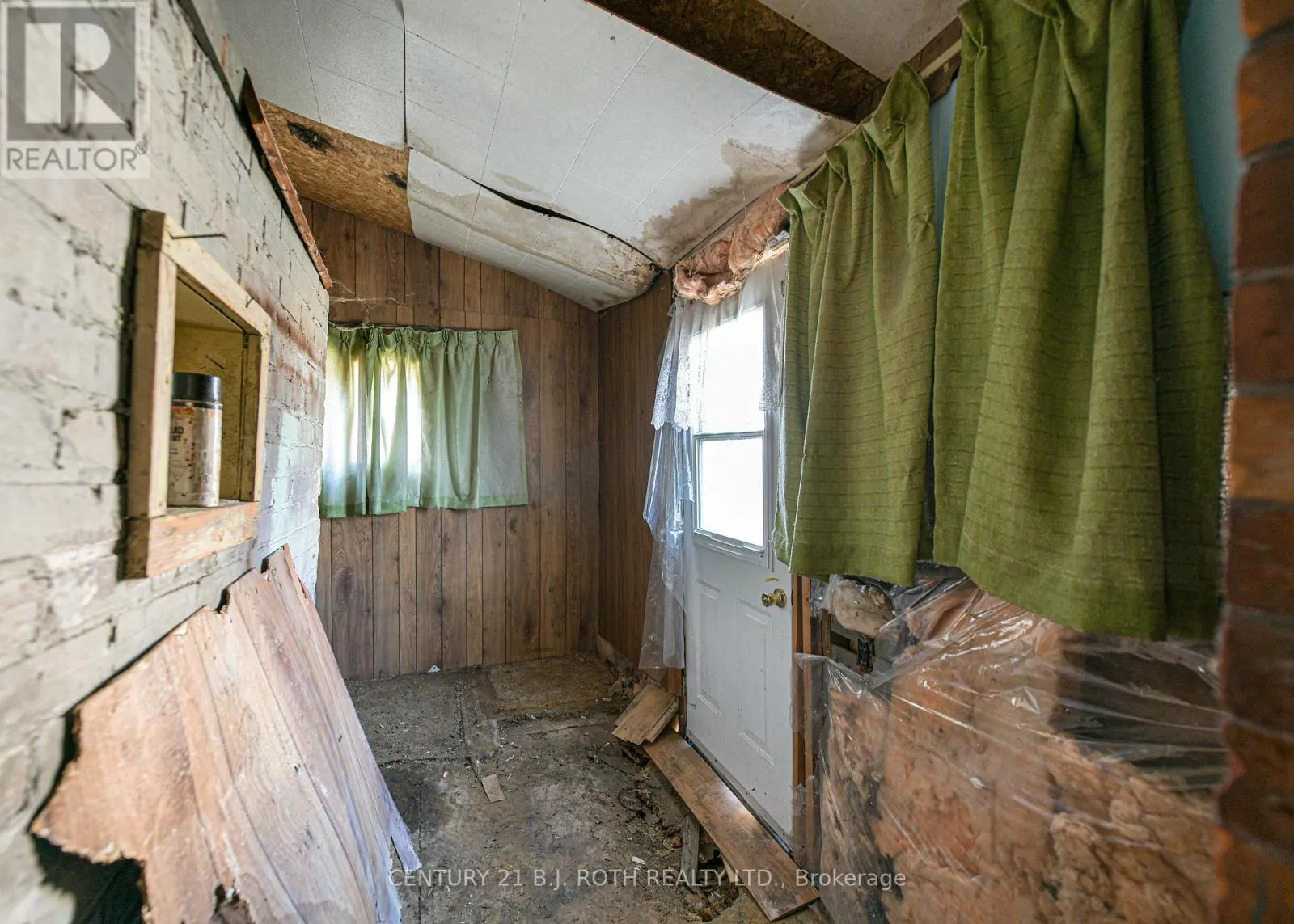 136 COLDWATER ROAD W