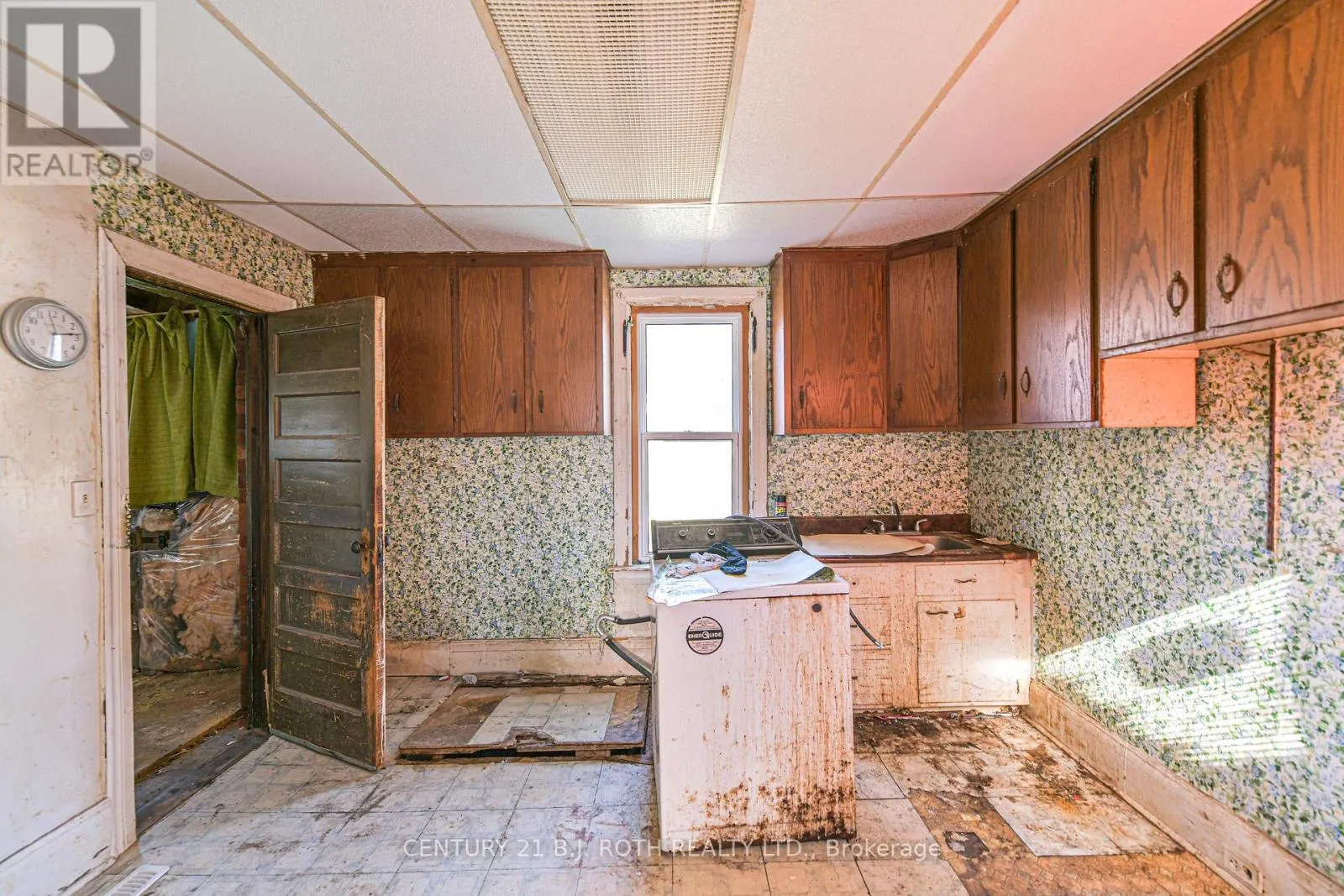 136 COLDWATER ROAD W