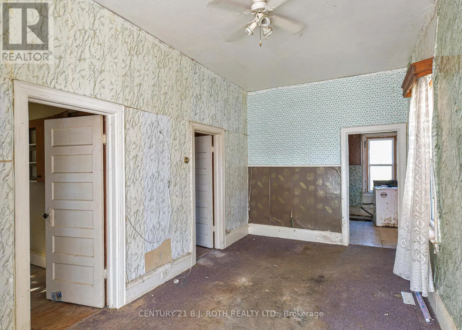 136 COLDWATER ROAD W