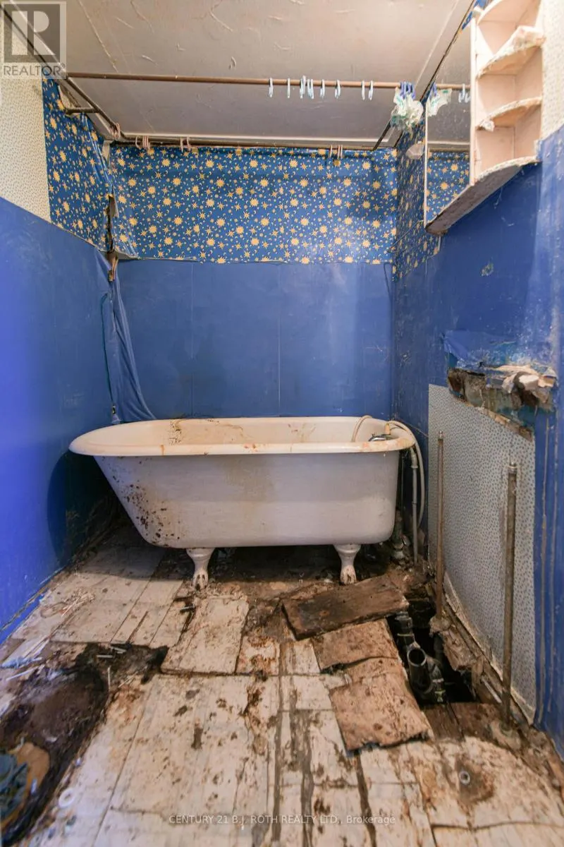 136 COLDWATER ROAD W