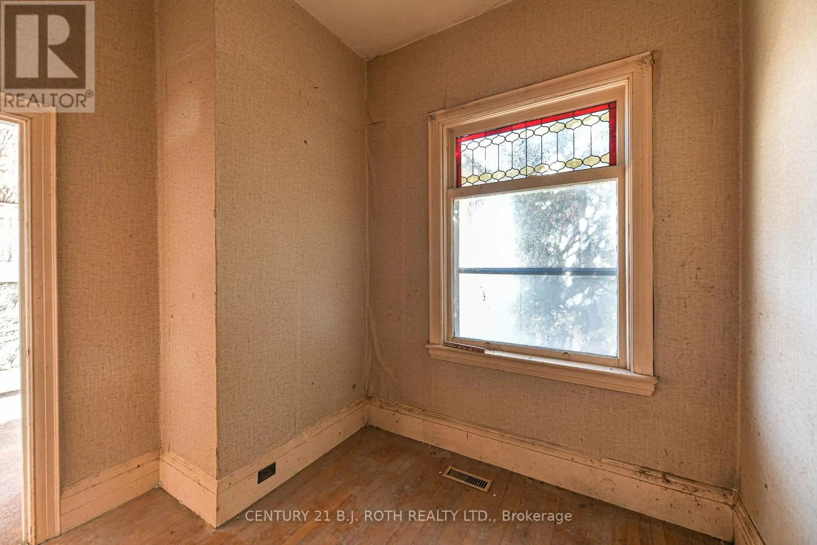 136 COLDWATER ROAD W