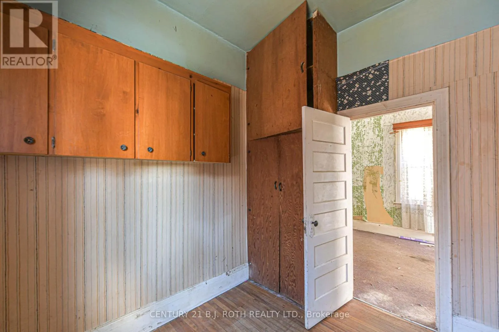 136 COLDWATER ROAD W