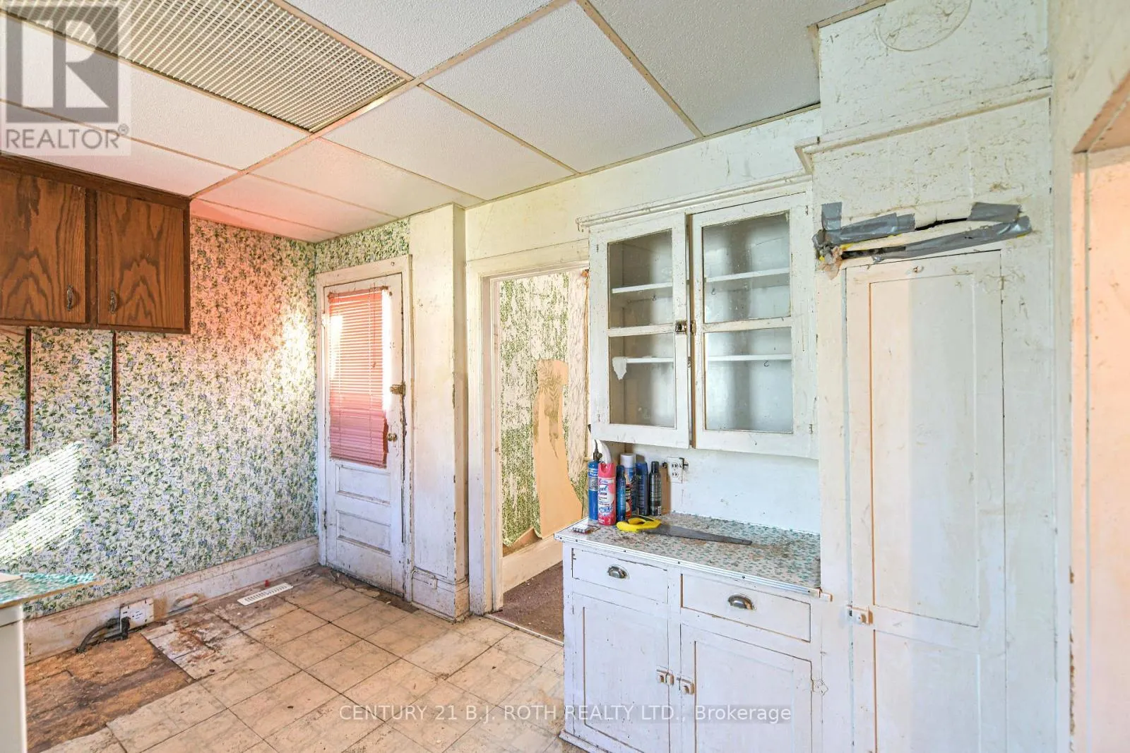 136 COLDWATER ROAD W