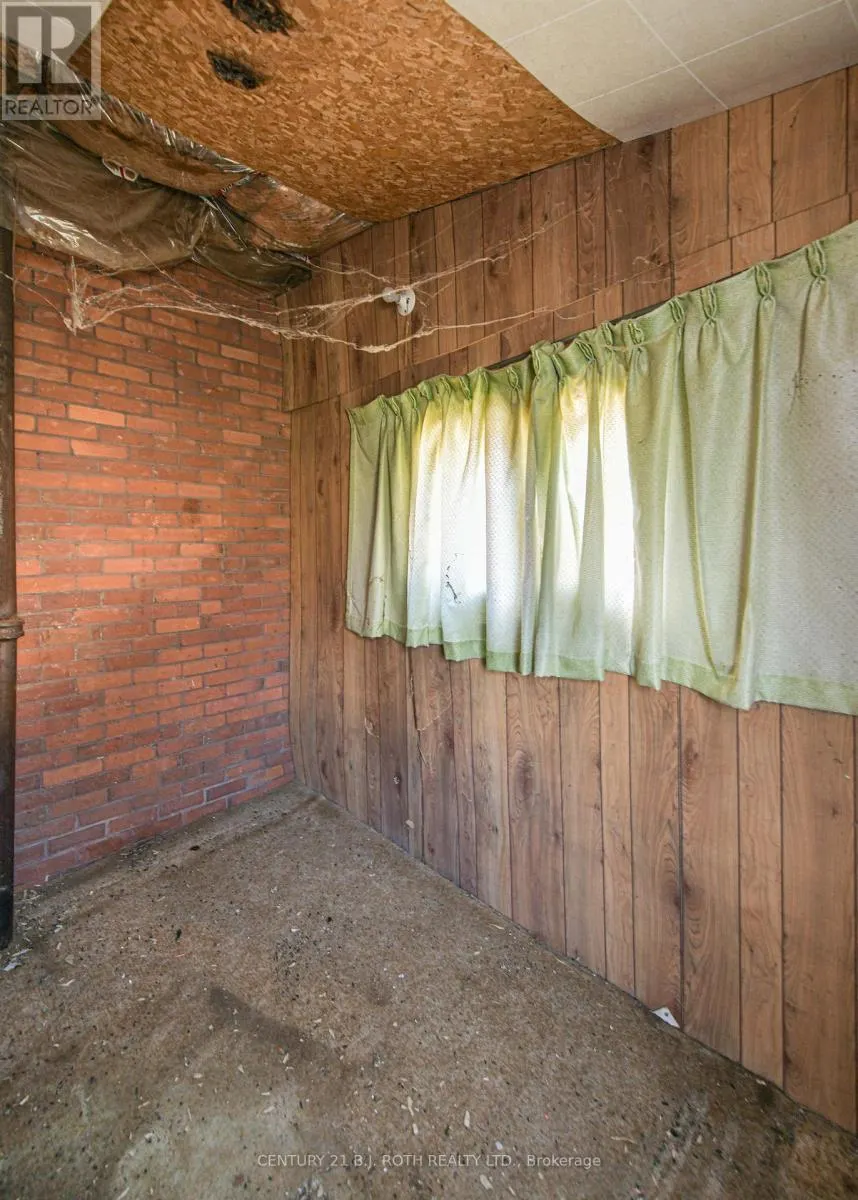 136 COLDWATER ROAD W