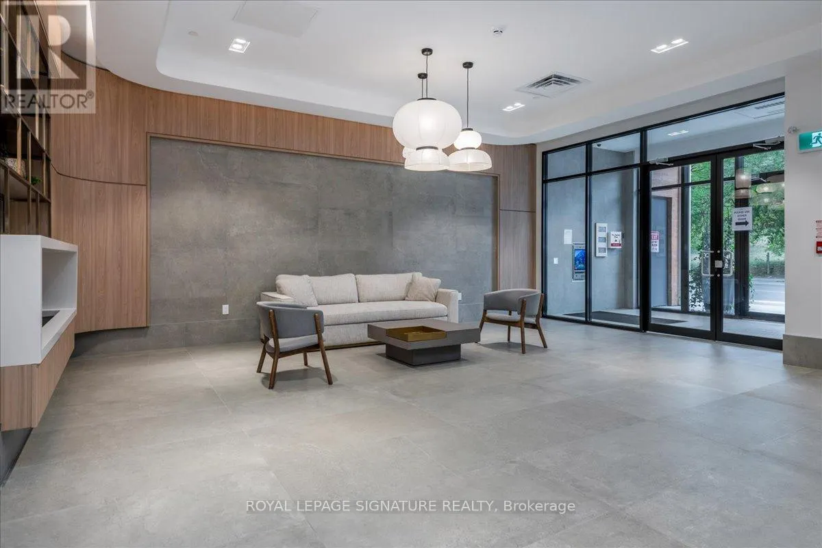 517 - 185 DUNLOP STREET E