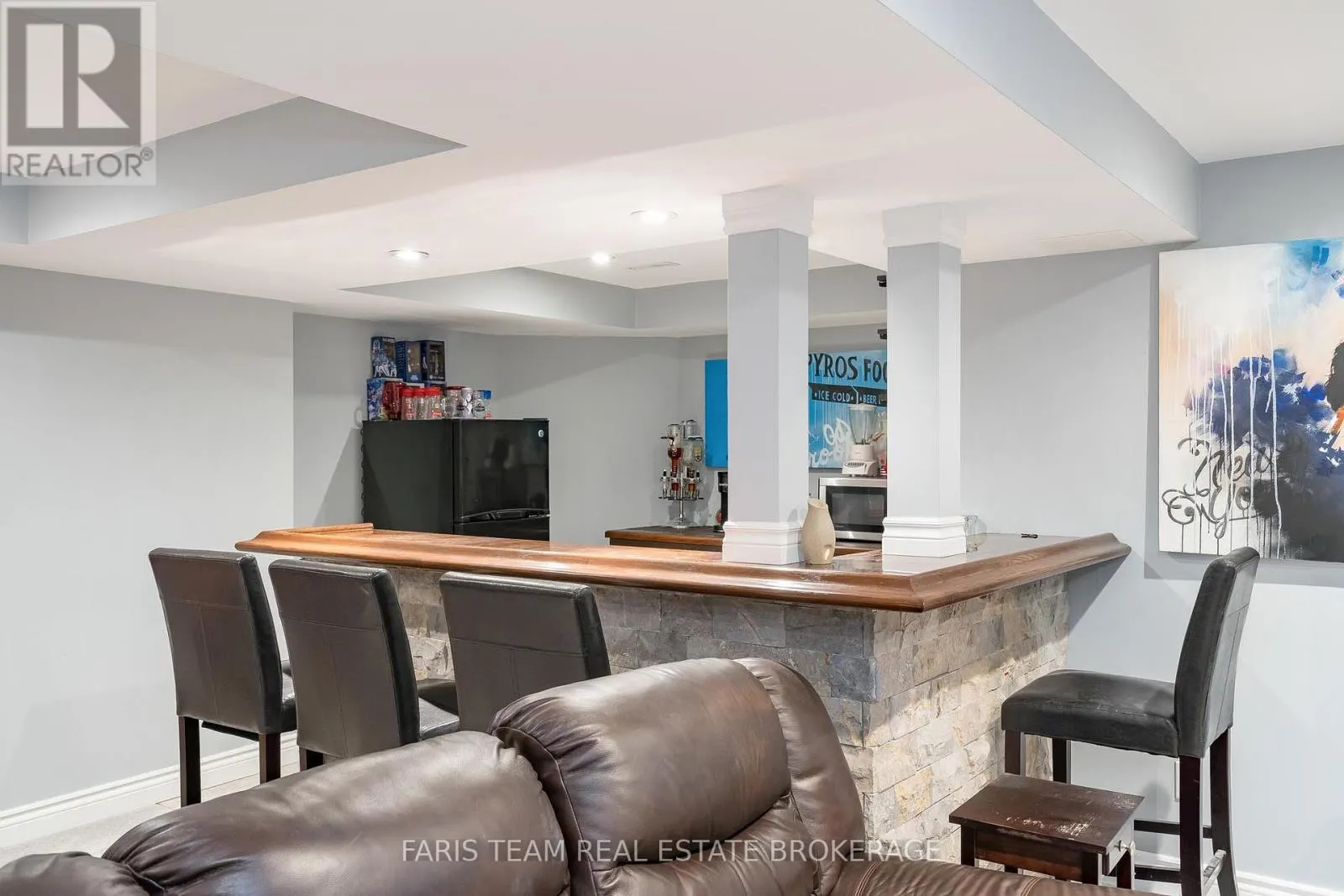 142 LIVINGSTONE STREET W