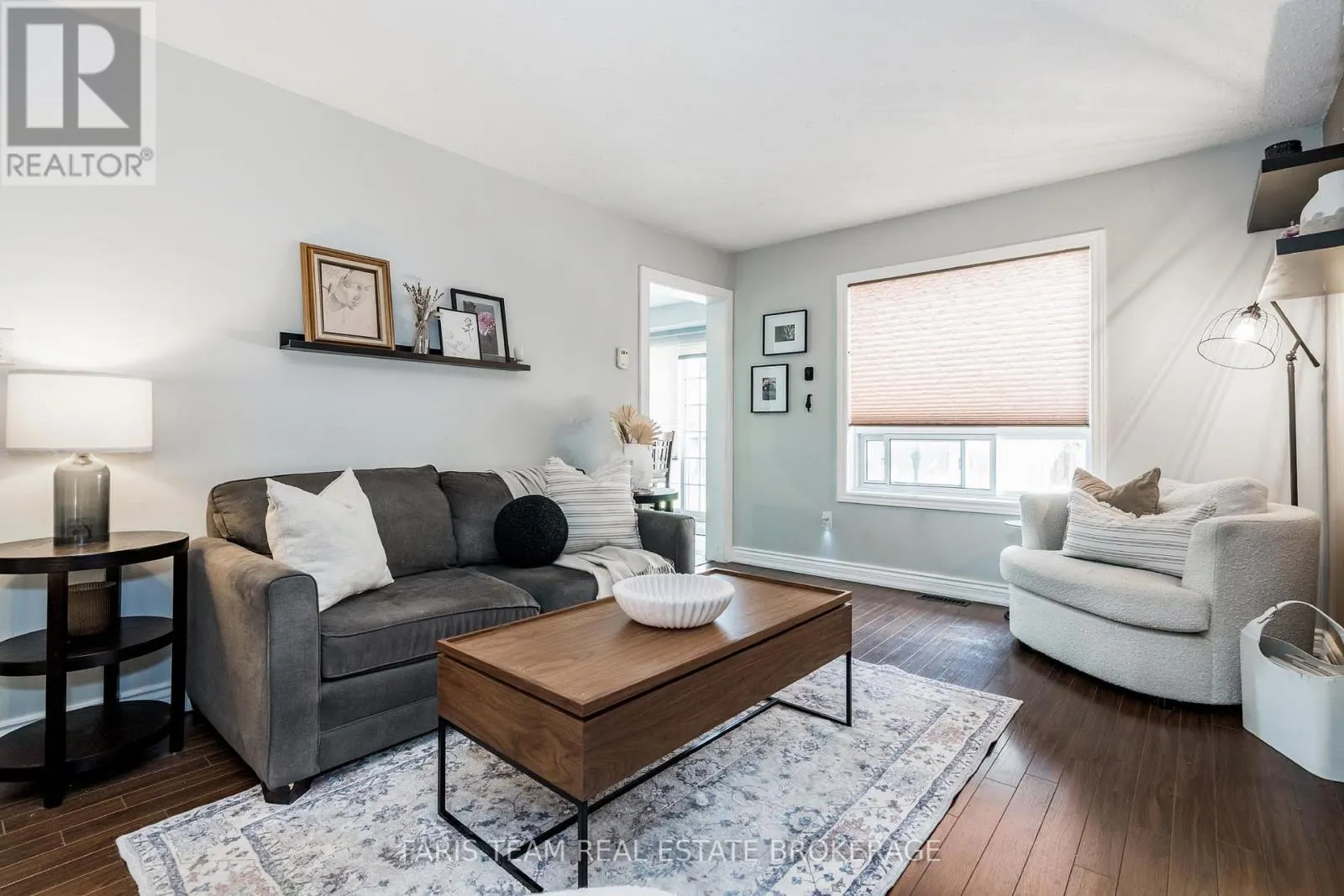 142 LIVINGSTONE STREET W