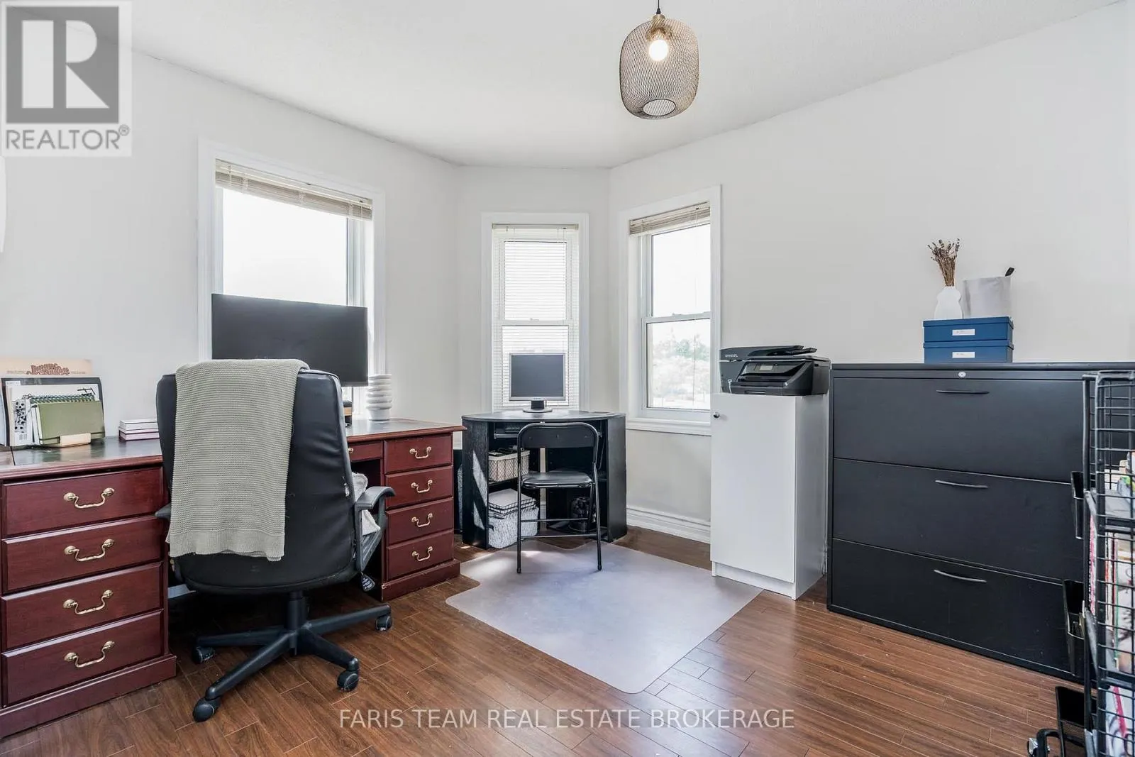 142 LIVINGSTONE STREET W