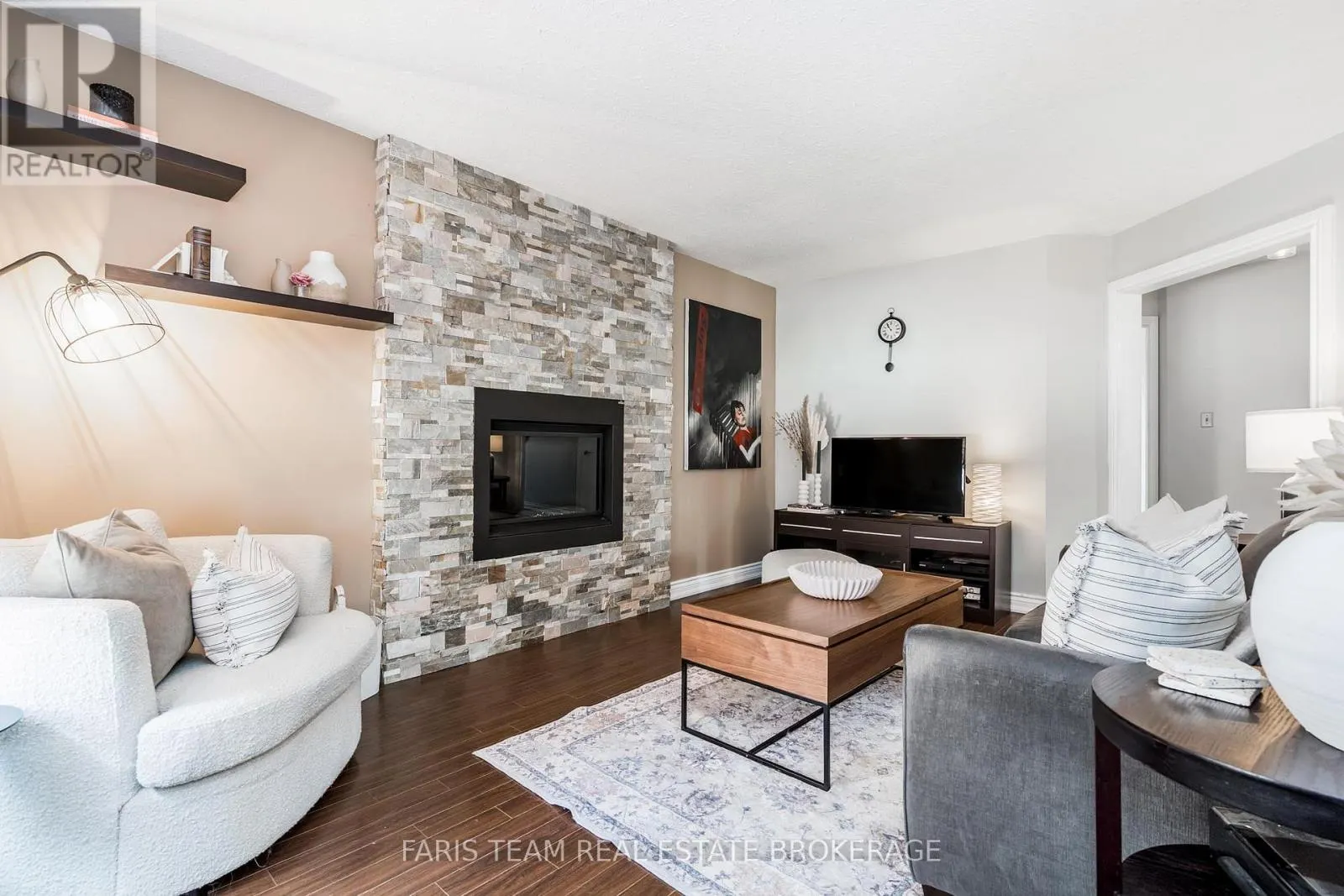 142 LIVINGSTONE STREET W