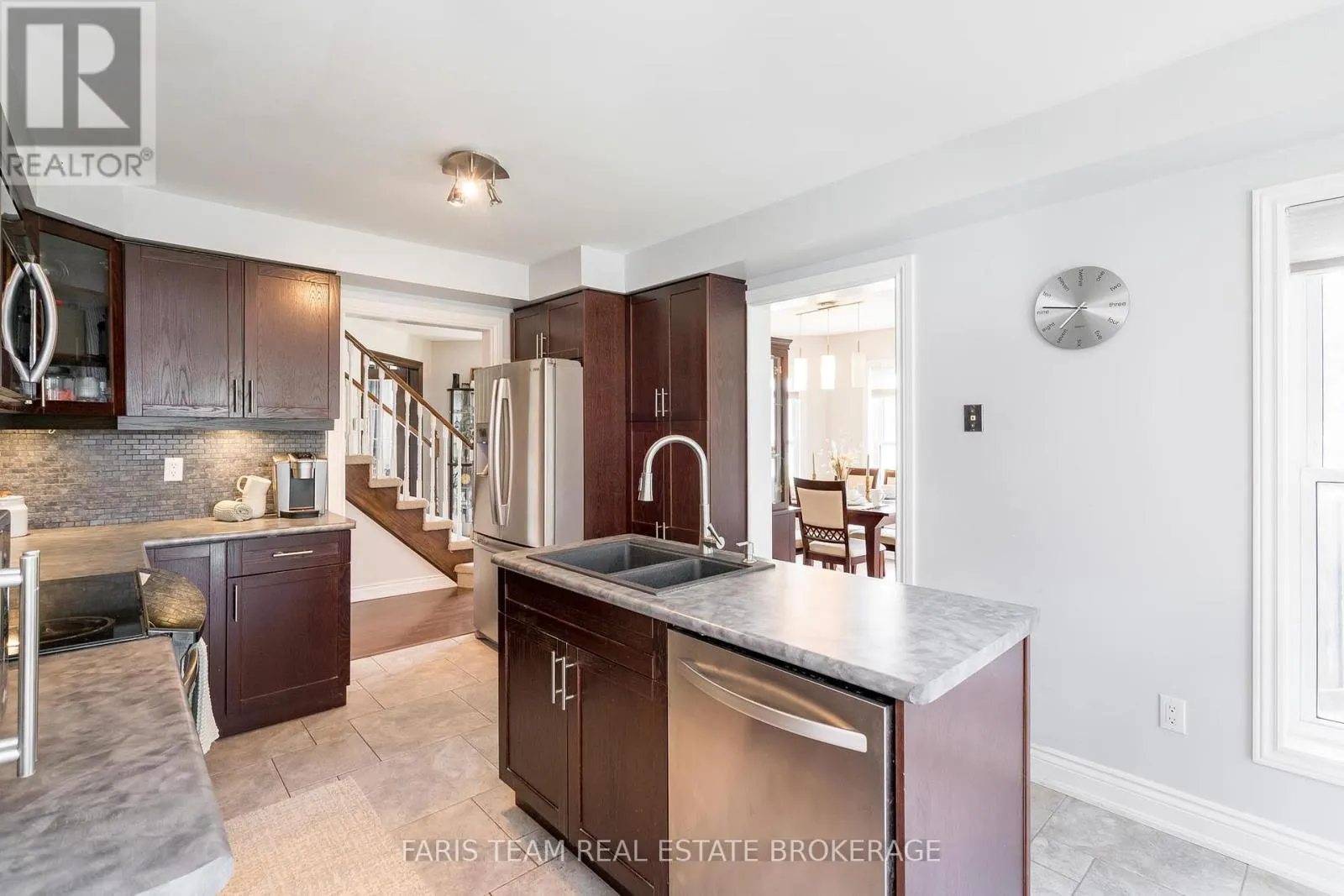 142 LIVINGSTONE STREET W