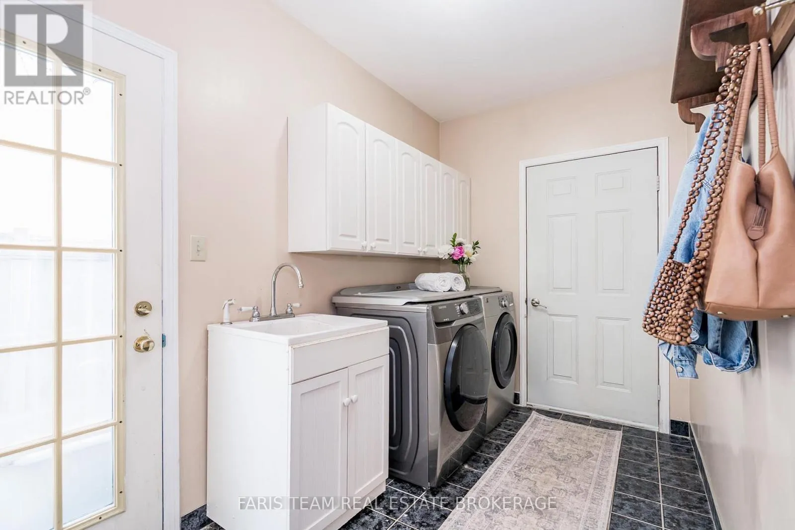 142 LIVINGSTONE STREET W