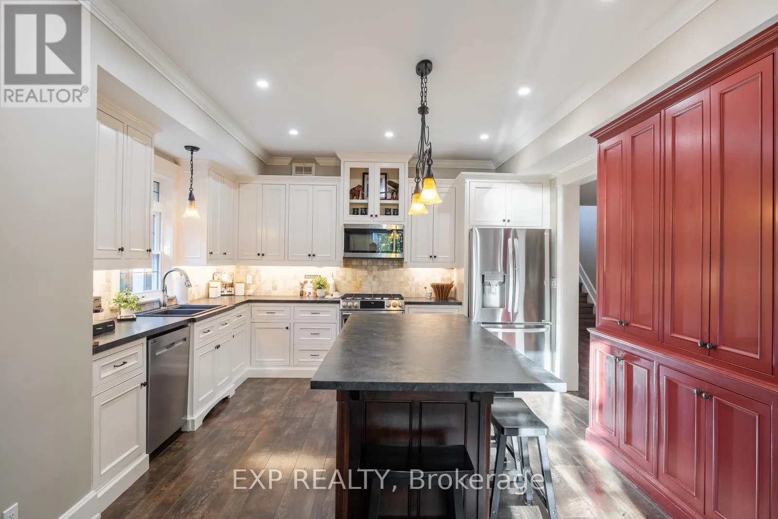 4146 FOREST WOOD DRIVE