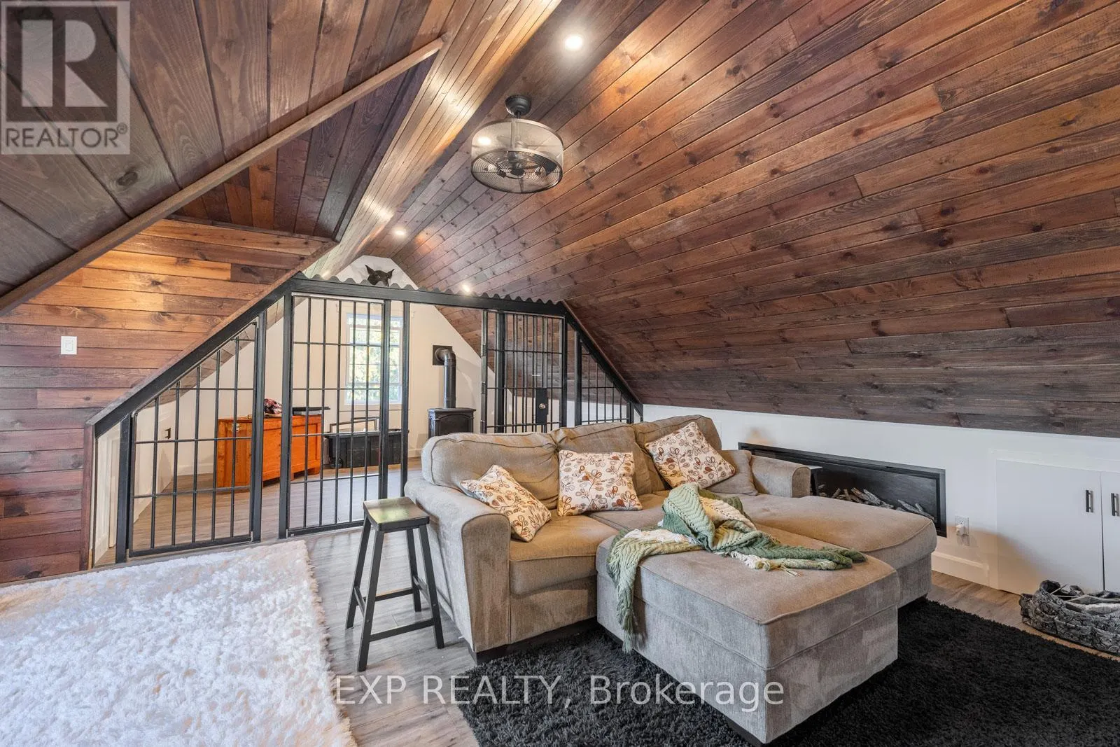 4146 FOREST WOOD DRIVE