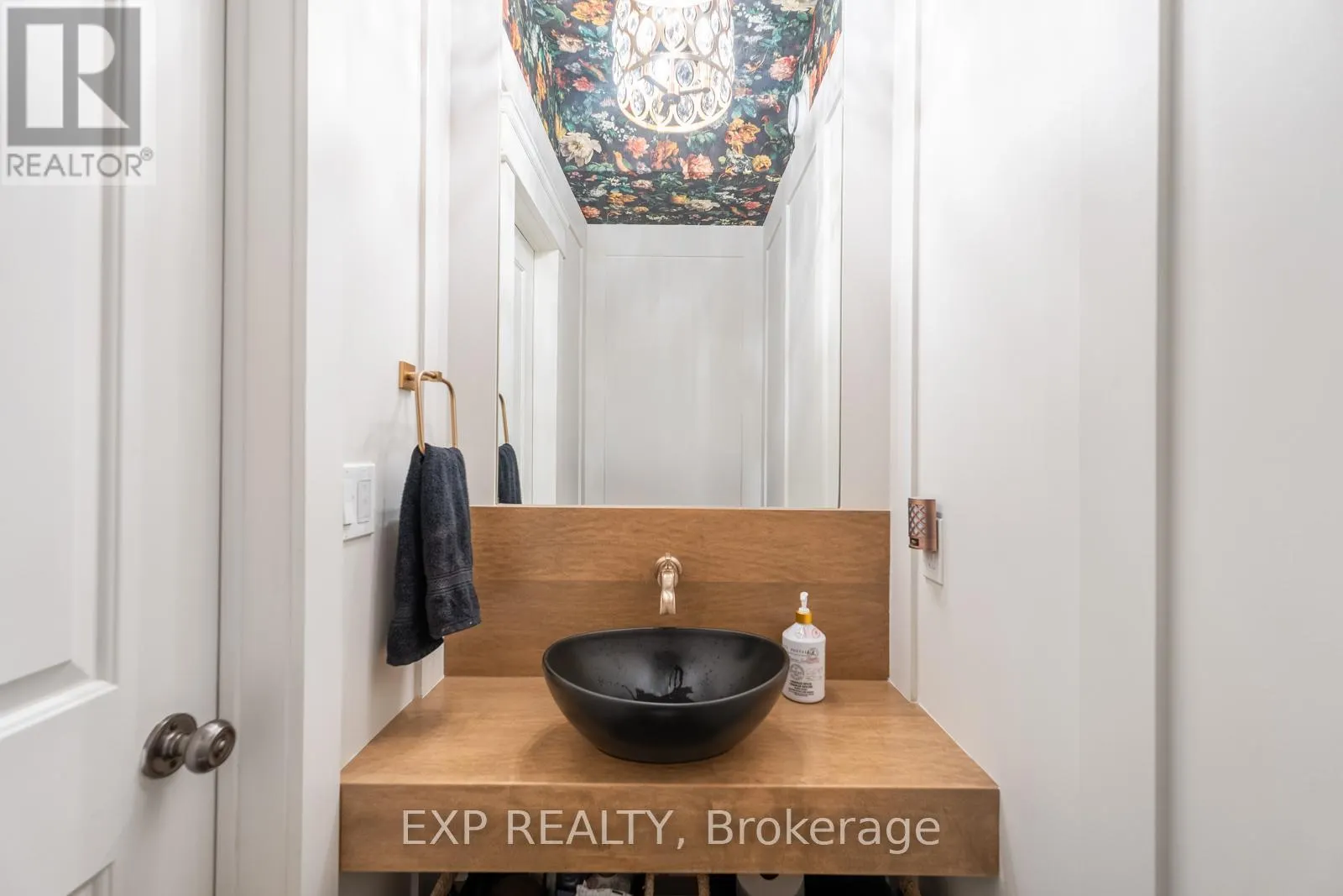 4146 FOREST WOOD DRIVE