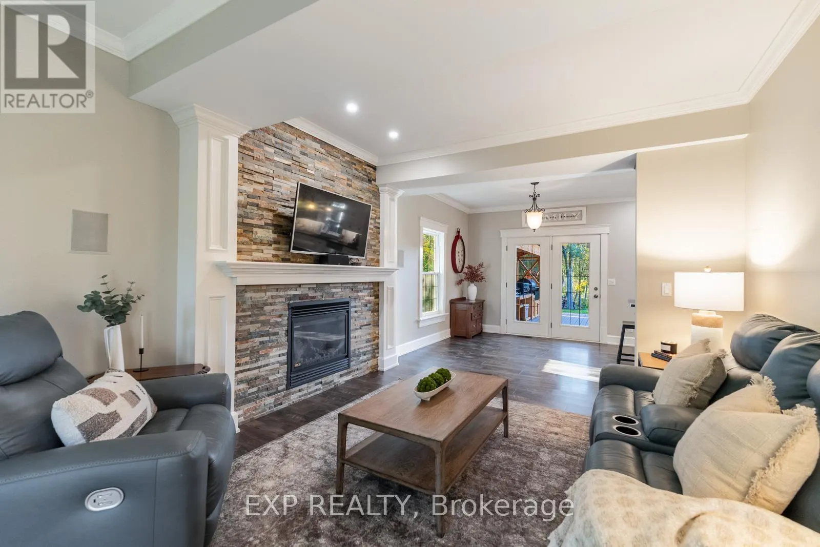 4146 FOREST WOOD DRIVE