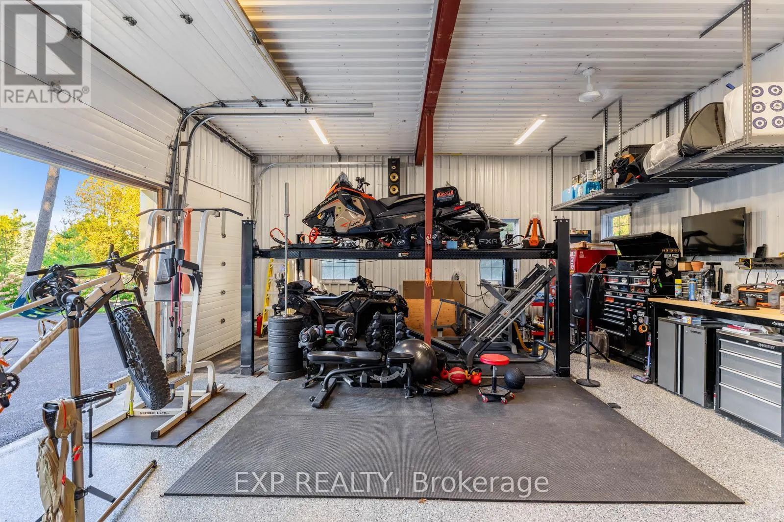 4146 FOREST WOOD DRIVE