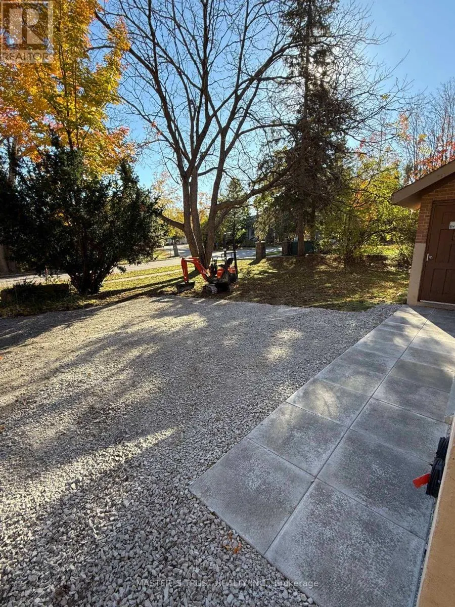 1 - 190 BORLAND STREET E