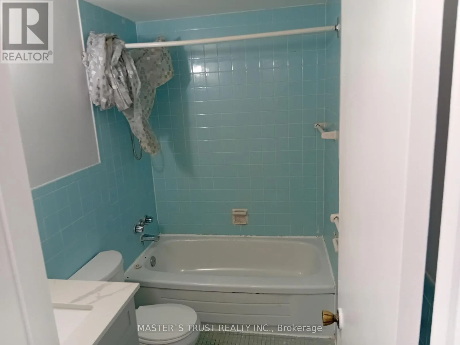 1 - 190 BORLAND STREET E