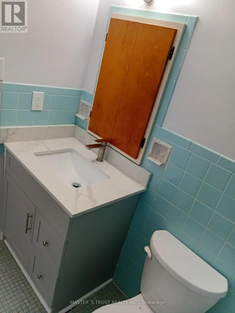 1 - 190 BORLAND STREET E