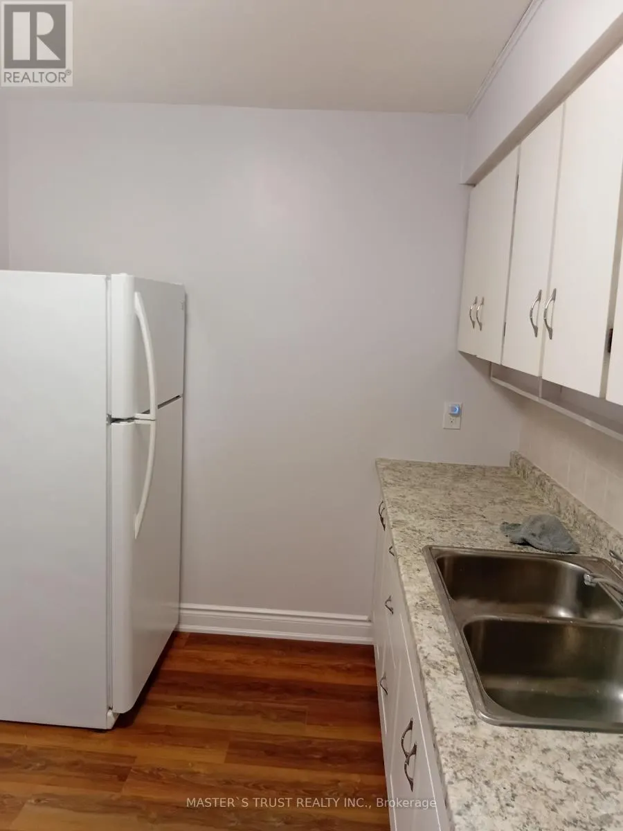 1 - 190 BORLAND STREET E