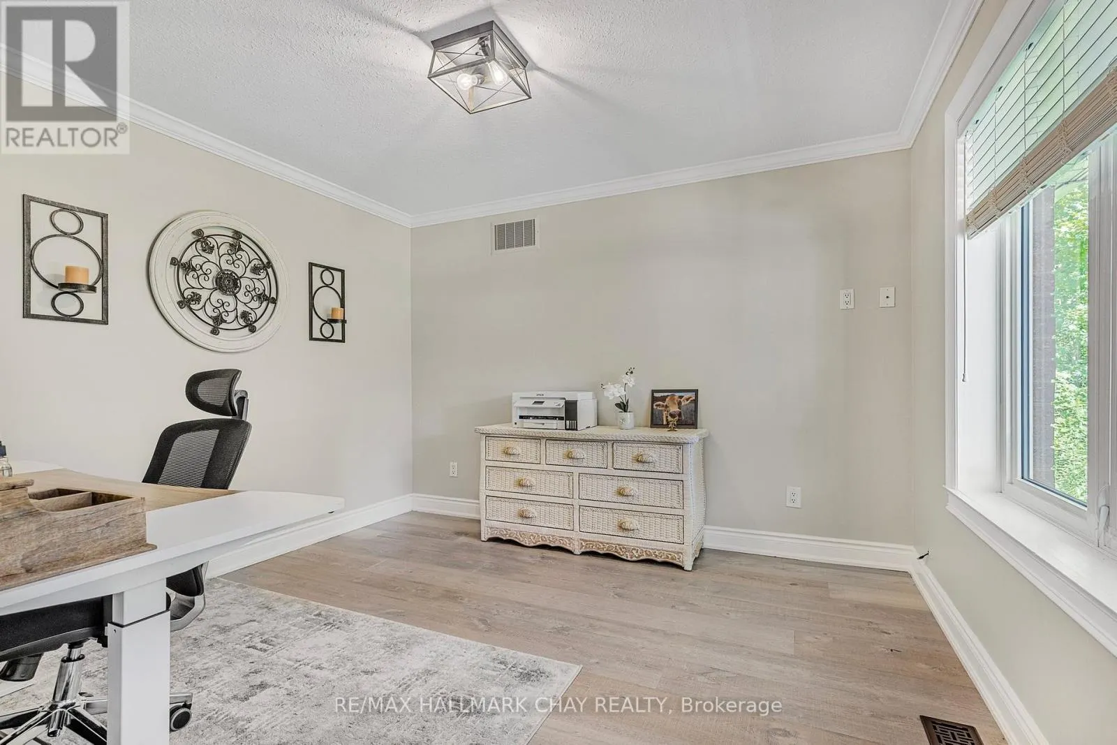 1256 RAINBOW VALLEY ROAD W