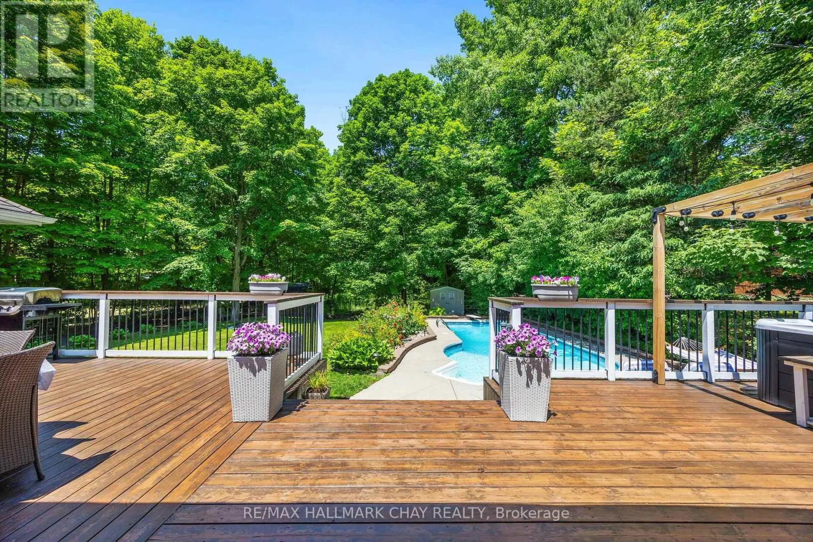 1256 RAINBOW VALLEY ROAD W