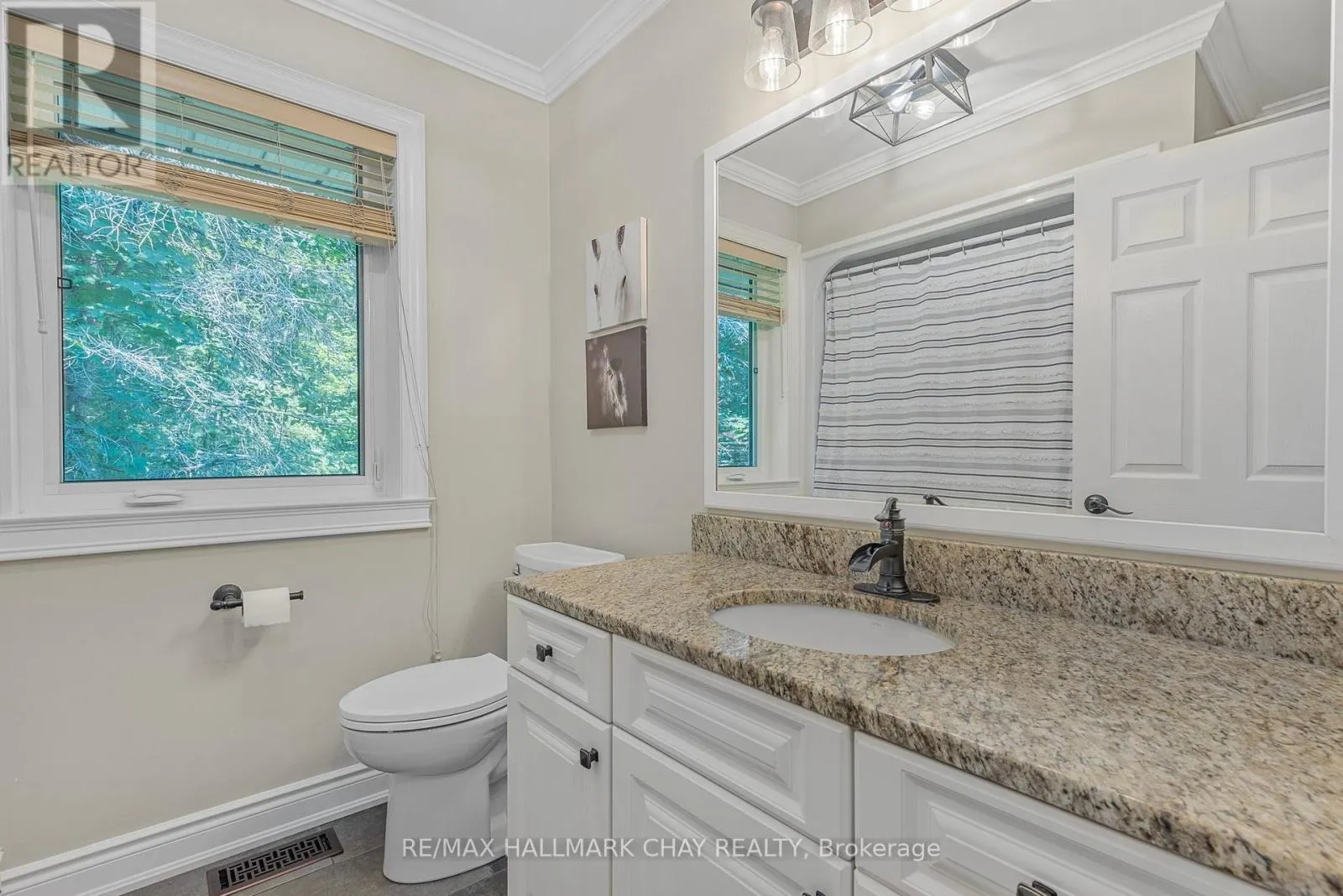 1256 RAINBOW VALLEY ROAD W