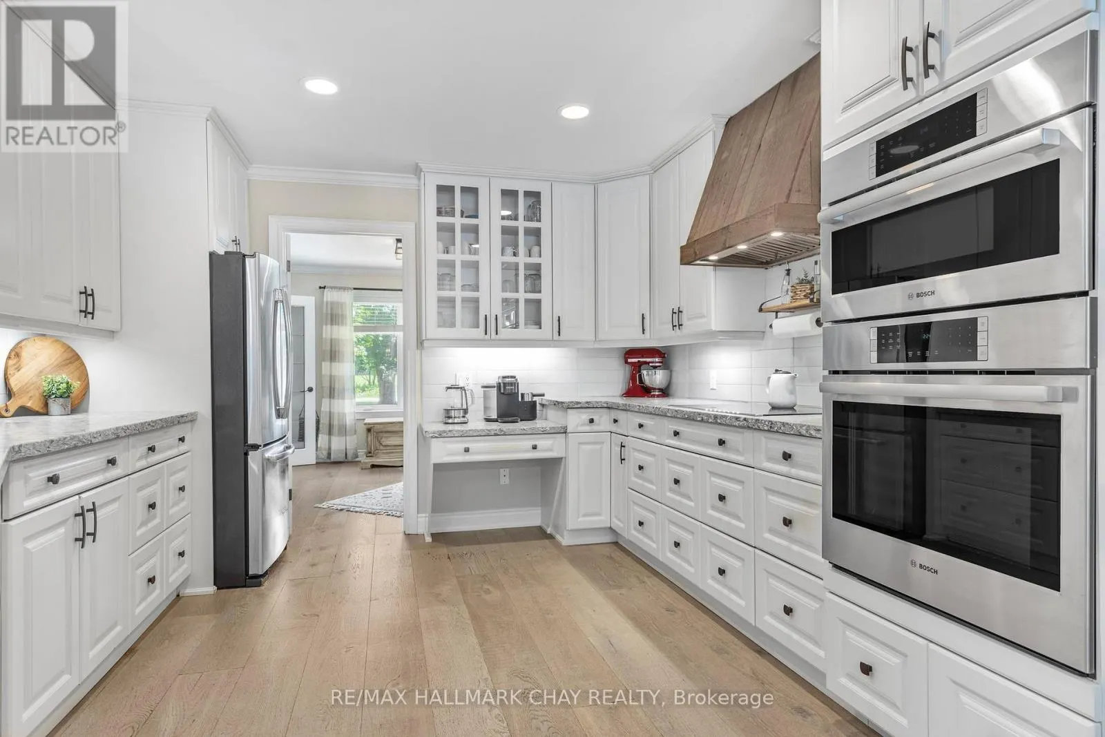 1256 RAINBOW VALLEY ROAD W