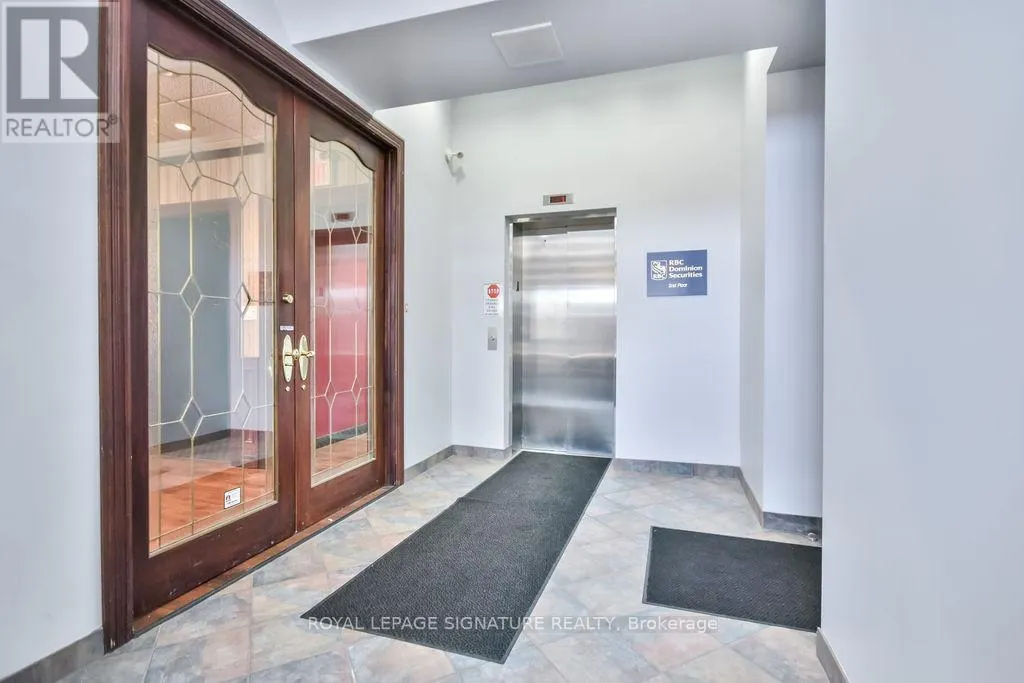 100 - 19 FRONT STREET N