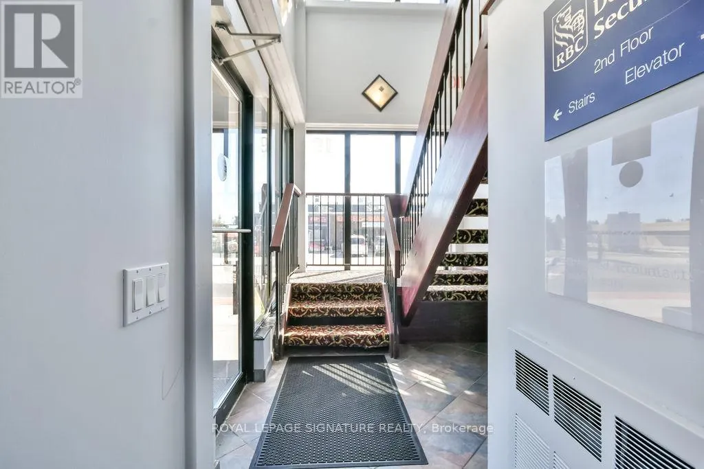 100 - 19 FRONT STREET N