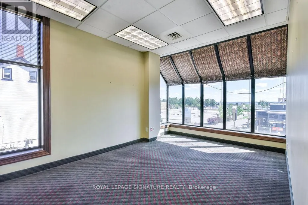 202 - 19 FRONT STREET N