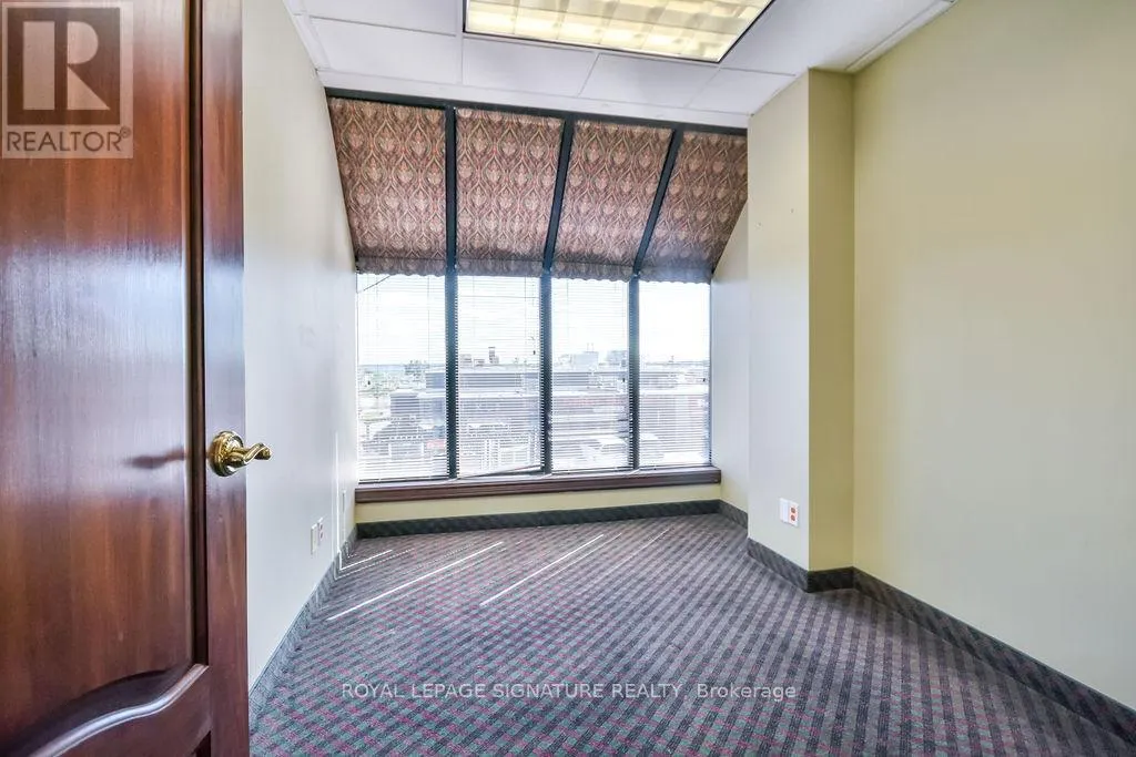 202 - 19 FRONT STREET N