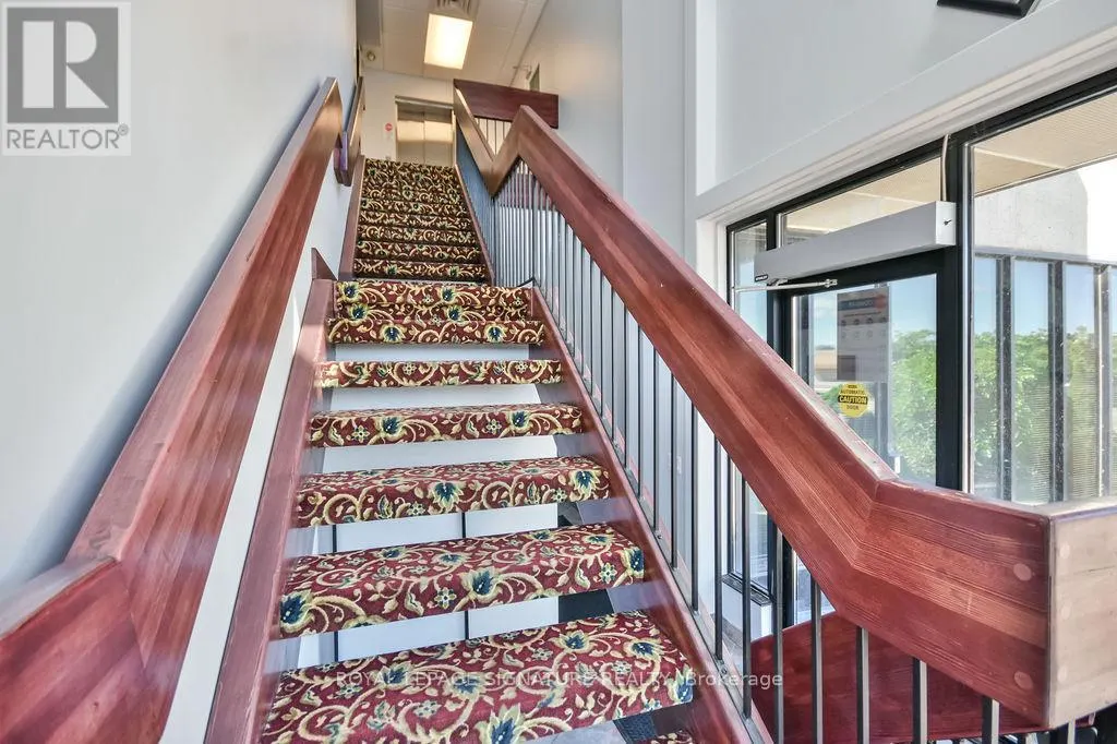 202 - 19 FRONT STREET N