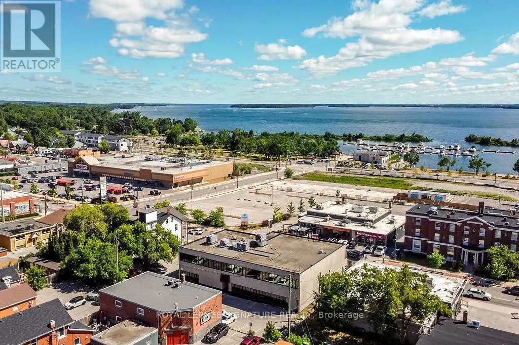 202 - 19 FRONT STREET N