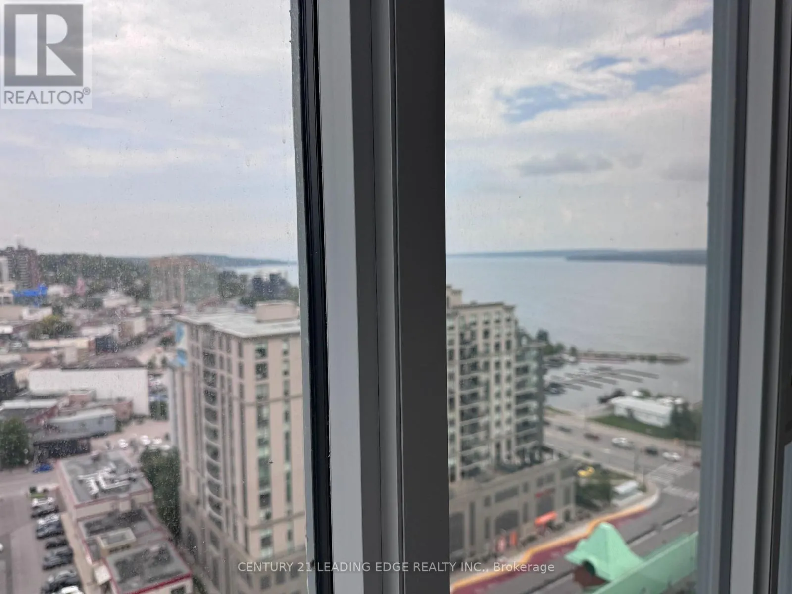 1606 - 39 MARY STREET