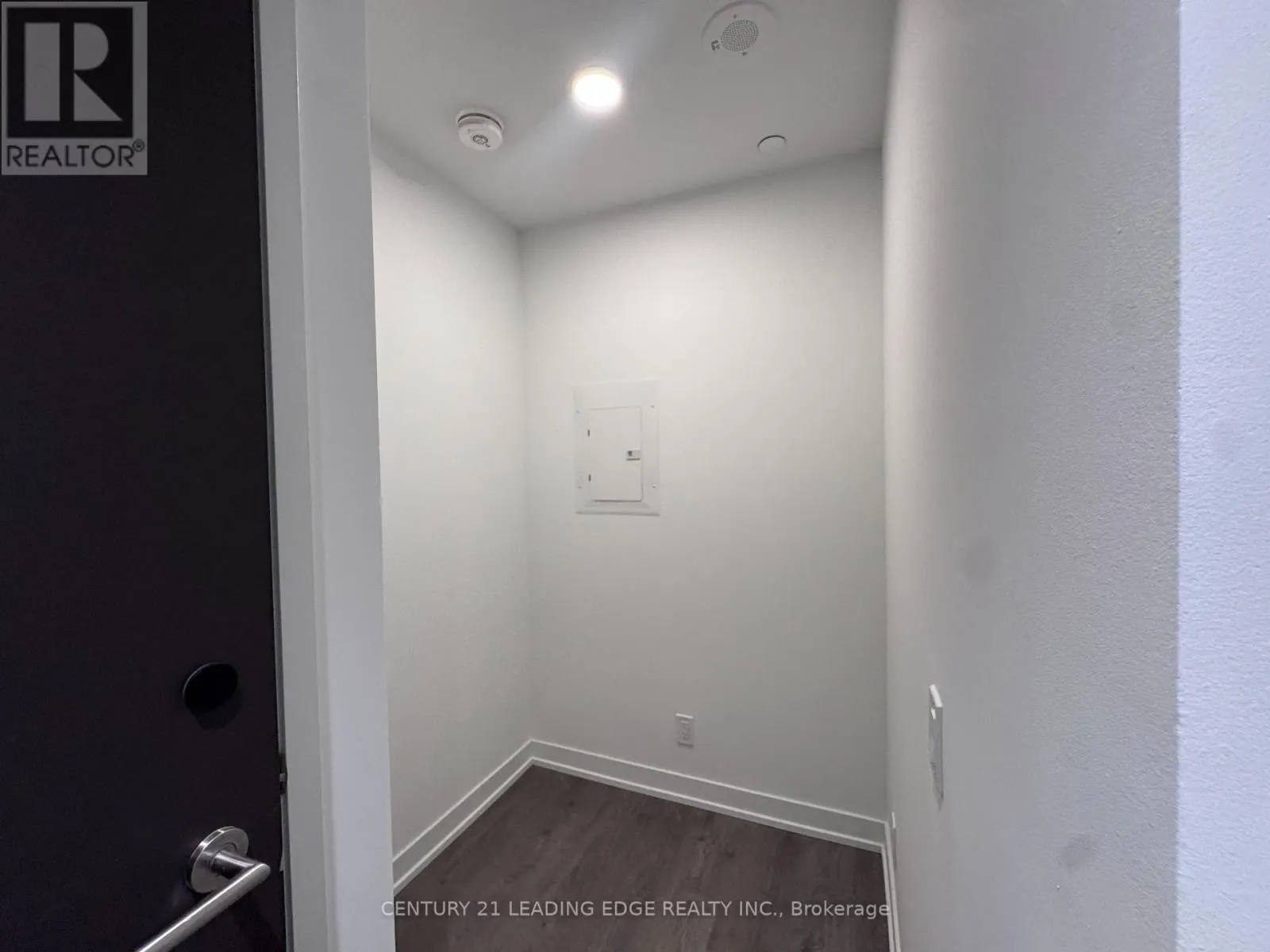 1606 - 39 MARY STREET