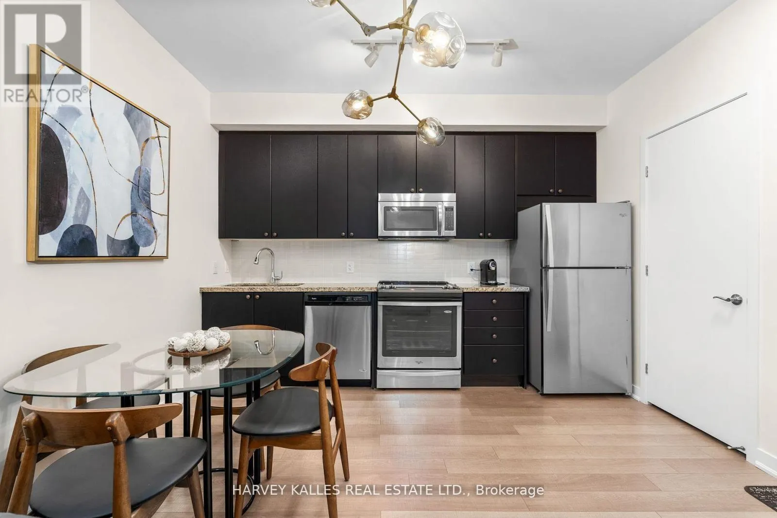 416 - 40 HORSESHOE BOULEVARD