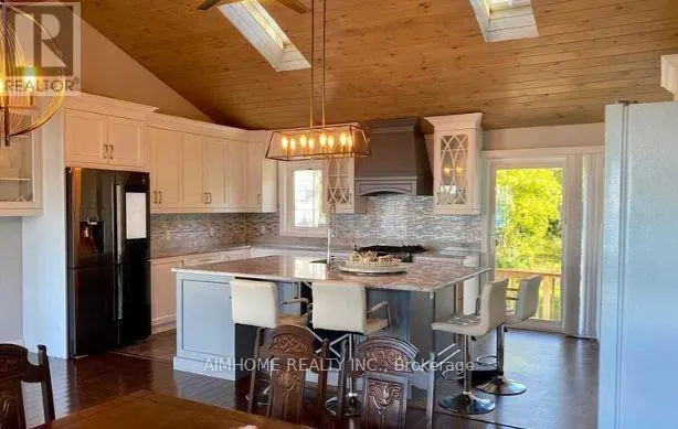 2858 LAKESHORE ROAD E