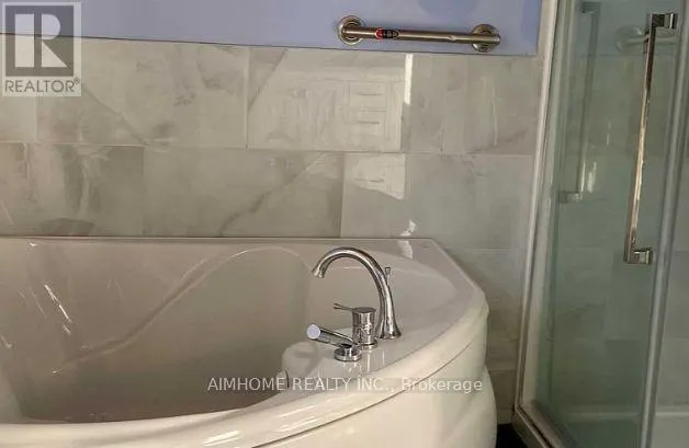 2858 LAKESHORE ROAD E